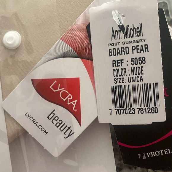 Ann Michell Pear Board - Picture 2 of 3